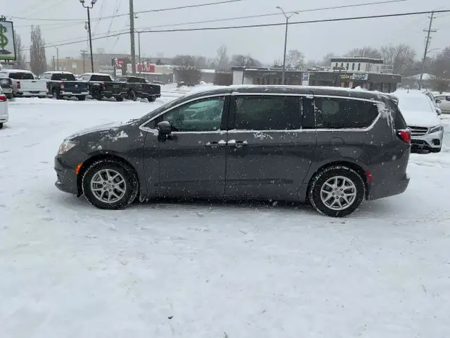 2023 Chrysler Grand Caravan SXT in Cars & Trucks in Ottawa - Image 7
