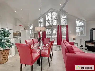 Superbe duplex neuf jamais habité qui pourrait très facilement se transformer en maison intergénérat...