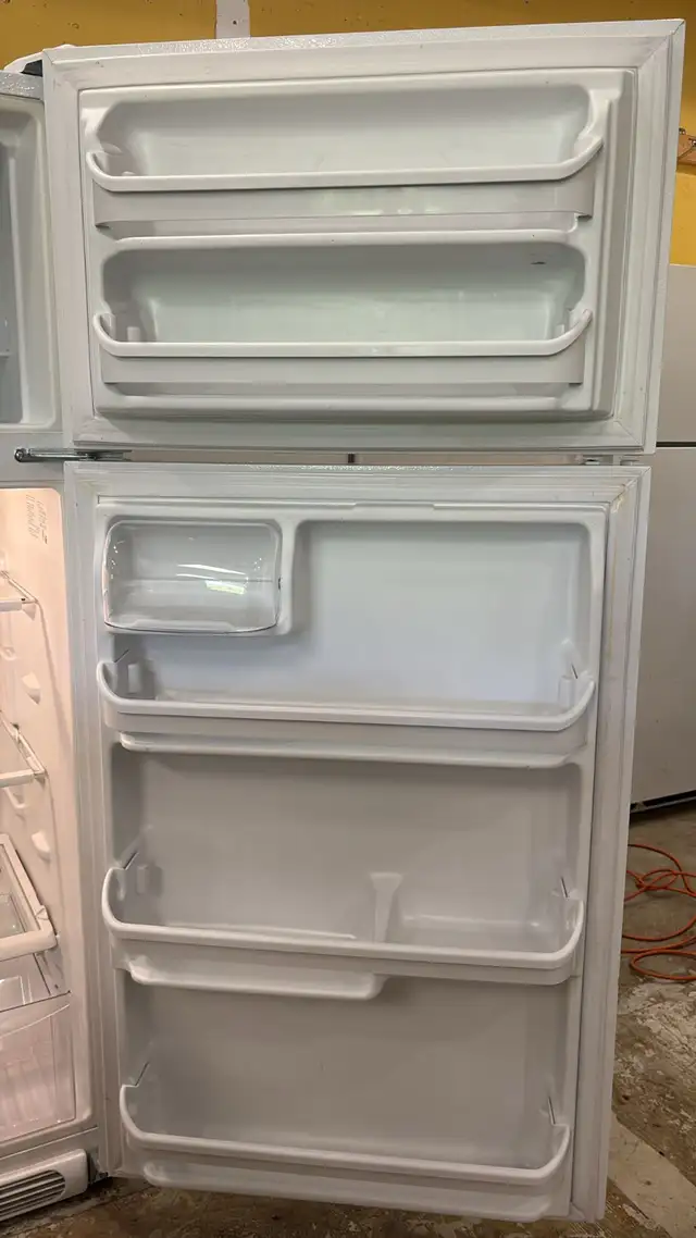Frigidaire Refrigerator- 30” Wide 30 Days Warranty-Tested in Refrigerators in Kitchener / Waterloo - Image 6