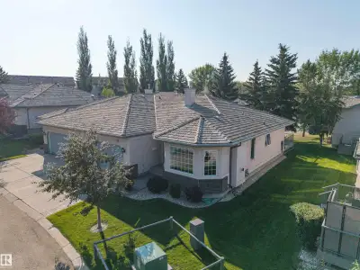~MINT CONDITION 3 BEDROOM BUNGALOW IN SITUATED IN A 40+ ADULT COMPLEX SITUATED IN THE HIGHLY DESIRAB...