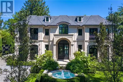 15 Chartwell Rd offers a lifestyle of unparalleled luxury. Drive through the gates & discover the gr...