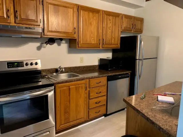 26-067 Lovely 2-level condo in Sherwood Heights in Long Term Rentals in City of Halifax - Image 6