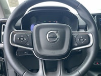 This 2025 Volvo XC40 is a fantastic choice! Heated seats, LED lighting, reverse camera, low mileage,... (image 5)