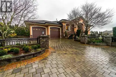 880 12TH ST West Vancouver, British Columbia