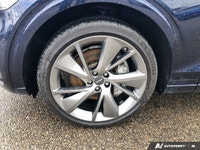CAPRI BLUE, Wireless Phone Connectivity, Window Grid Antenna, Wheels: 21 x 9.0J Dark Hyper Silver Al... (image 9)