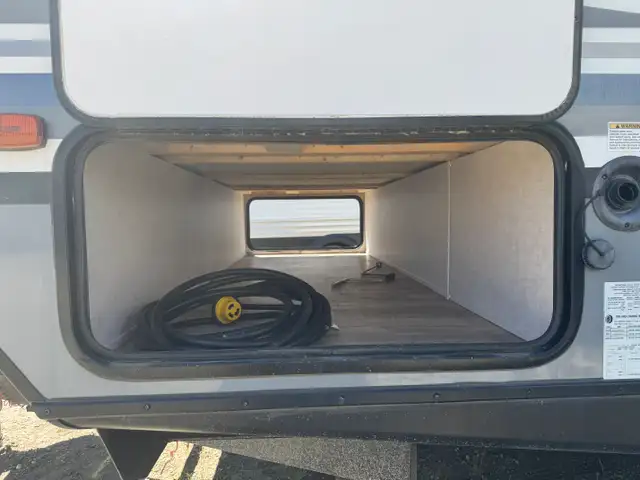 2019 Forest River SURVEYOR 285 IKLE in Travel Trailers & Campers in St. Albert - Image 7