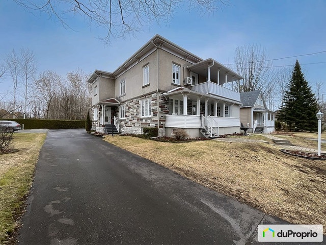 $824,900 - Duplex for sale in Roxton Pond — photo 1