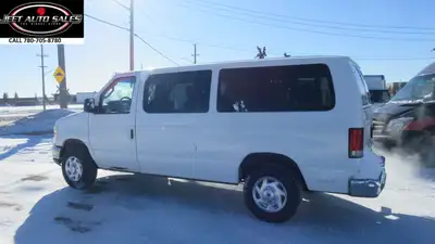 NEW ARRIVAL... 2010 FORD E-350 8 PASSENGER LOW KM'S VAN.. Amvic Licenced... - 8 PASSENGER - 5.4L V8...