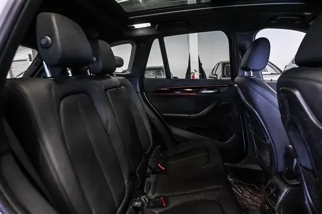 2018 BMW X1 xDrive28i | Mags | Cuir | Toit Pano | Caméra | * À v in Cars & Trucks in City of Montréal - Image 31