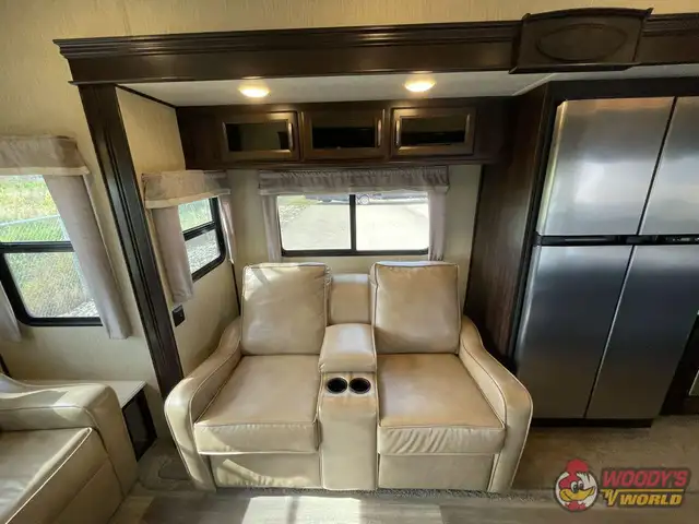 2018 PALOMINO RV COLUMBUS 298RL in Travel Trailers & Campers in Edmonton - Image 15