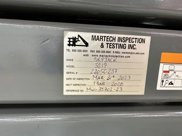 2013 SKYJACK SJ3219 Electric Scissor Lift in Heavy Equipment in Hamilton - Image 5