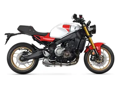 2024 yamaha XSR900 Yamaha XSR900 2024 Nouvel arrivage : Yamaha XSR900 2024 Blanc Faites tourner les...
