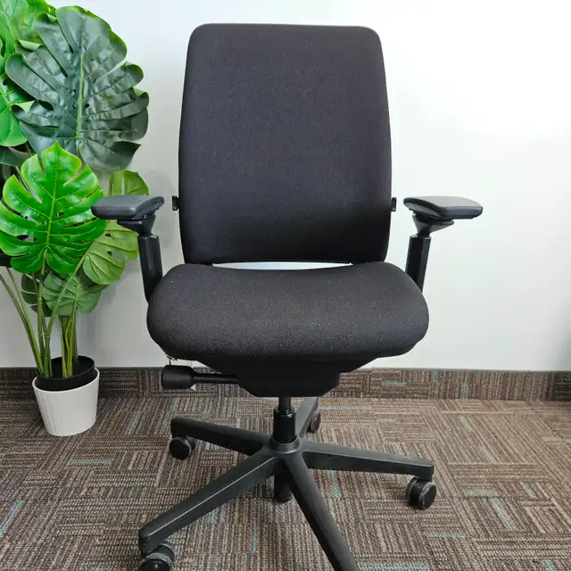 Steelcase Amia ergonomic office chair FREE DELIVERY in Chairs & Recliners in City of Toronto - Image 3