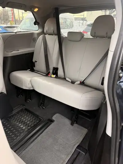 2017 TOYOTA SIENNA XLE LIMITED AWD WE FINANCE ALL CREDIT , View more