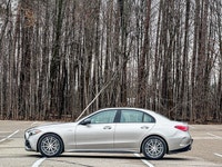 Intercooled Turbo Gas/Electric I-4 engine - All-wheel drive for Canadian conditions - Panoramic sunr... (image 2)