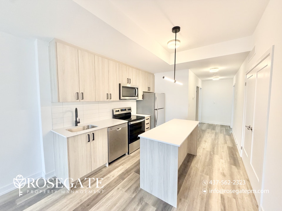 Modern Apartment with Private Balcony & In-Unit Laundry – Pet Fr 3