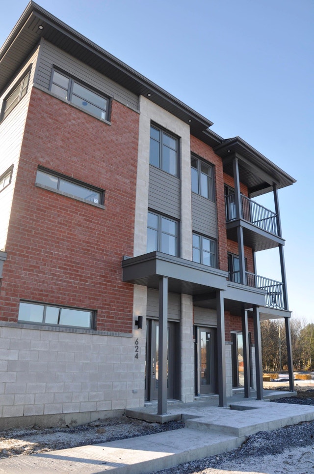 Superbe appartement 4 1/2 neuf à louer Farnham Locations longue durée