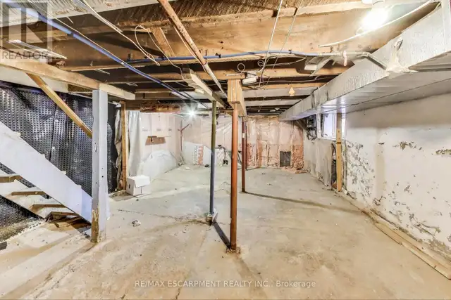 8 MADISON AVENUE Hamilton (Gibson), Ontario in Houses for Sale in Hamilton - Image 19