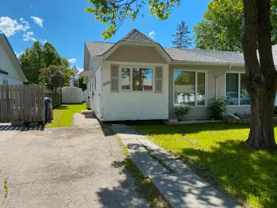 St. Vital, Available August 1, large three bedroom side-by-side