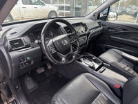 New Arrival! Check out this fully loaded 2019 Honda Pilot Touring the perfect blend of comfort, spac... (image 5)