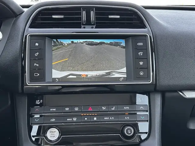 2017 Jaguar F-PACE 35t Prestige / AWD in Cars & Trucks in Calgary - Image 18