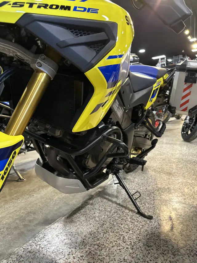 2023 Suzuki V-STROM 1050DE Champion Yellow No.2 / Metallic Mat S in Street, Cruisers & Choppers in Ottawa - Image 8