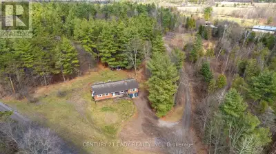 Welcome to your dream country retreat! Nestled on 30 picturesque acres of fields and bush, this exce...