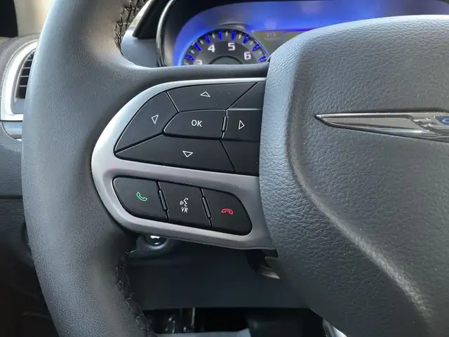 2022 Chrysler 300 Touring L AWD - LTHR! NAV! BACK-UP CAM! BSM! in Cars & Trucks in Kitchener / Waterloo - Image 17