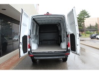 A.W.D - ALL WHEEL DRIVE!!! RARE SPRINTER 2500 LOW ROOF WITH A.W.D !!! HIGH OUTPUT ECONOMICAL AND POW... (image 3)