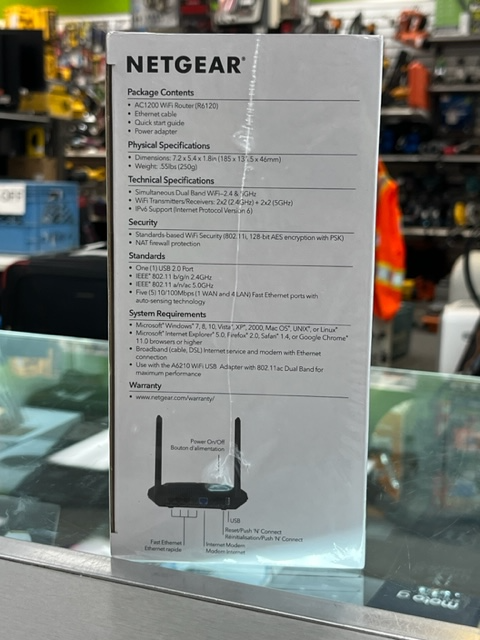 Netgear AC1200 WiFi Router - BRAND NEW in Other in Oakville / Halton Region - Image 4