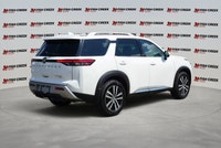 Embark on your next adventure with the 2025 Nissan Pathfinder Platinum, a sophisticated sport utilit... (image 5)