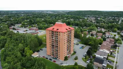 Bonik Tower- Large 1 Bedroom Units- Off Lasalle!