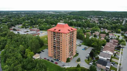 These very spacious one bedroom units must be seen in person to be appreciated. Best Value in town i...