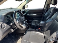This Jeep Compass boasts a Regular Unleaded I-4 2.4 L/144 engine powering this Automatic transmissio... (image 9)