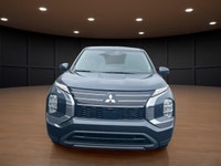 Price includes $1,000 finance credit. Price does not include fees or taxes. The 2025 Mitsubishi Outl... (image 1)