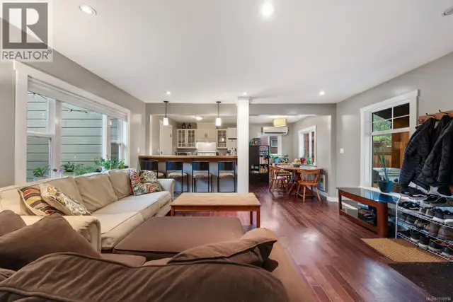 3328 Third St Cumberland, British Columbia in Houses for Sale in Comox / Courtenay / Cumberland - Image 25