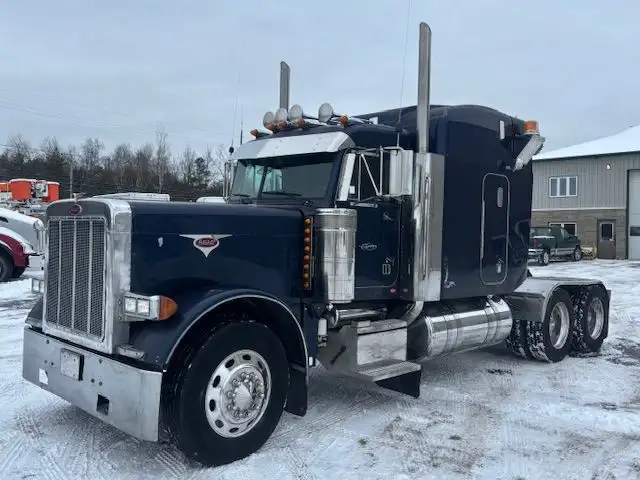 2003 PETERBILT 379 in Heavy Trucks in Ottawa - Image 8