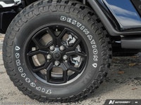 Welcome to Barrie Dodge Chrysler Jeep. Powerful 3.6L V-6 engine - Rugged 4x4 capability - Distinctiv... (image 7)