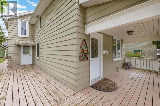 118 WELLINGTON STREET Gananoque, Ontario63006664863491123