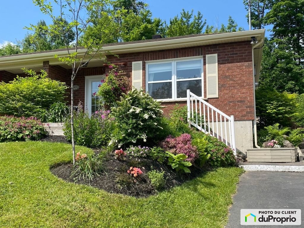 $433,160 - Semi-detached for sale in Magog — photo 1