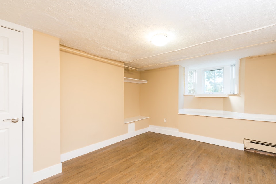 ALL UTILITIES INCLUDED 2 BEDROOM STEPS TO DAL, SMU & DOWNTOWN!!! 3