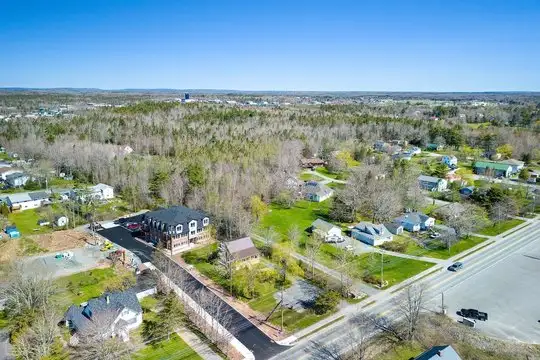 674 Highway 2 Elmsdale in Long Term Rentals in Truro - Image 3