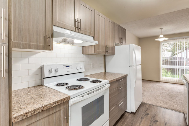 Townhomes with In Suite Laundry - South Ridge Townhomes - Townho in Long Term Rentals in Edmonton - Image 4