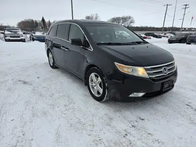 NEW ARRIVAL!!! NO ACCIDENTS!!! HEATED LEATHER!!! DVD!!! POWER SLIDING DOORS!! NAVIGATION!!! 2012 Hon...