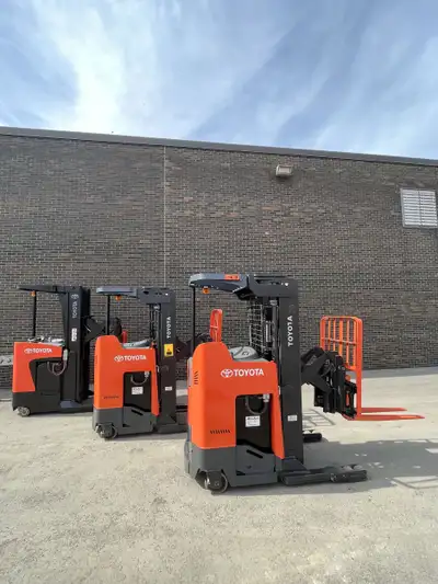Keywords: used forklift, forklift, electric reach forklift, 3-stage mast, 3,500 lbs capacity, side s...
