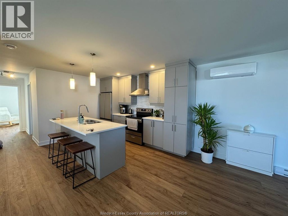 1352 Diamond STREET Unit# C Rockland, Ontario 2