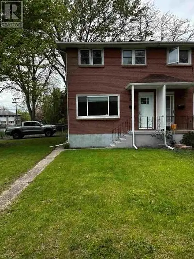 835 VROOM AVENUE Sarnia, Ontario