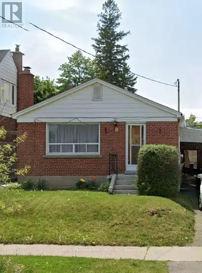 Newly Renovated 3 bedroom bungalow house for rent in a prime location. Close to all the amenities. 5...