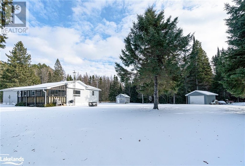 1653 PICKEREL AND JACK LAKE Road Burk's Falls, Ontario Houses for