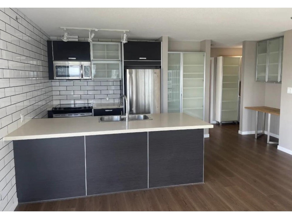 3404 13688 100 AVE Surrey, British Columbia 4